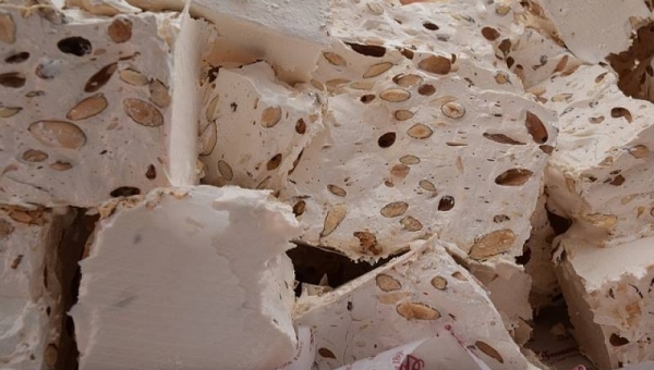 Spuma al torrone